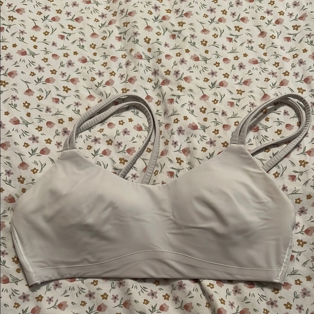 Lululemon like a cloud bra